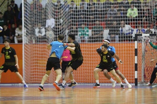 میزبانی مسی از نوین و کار سخت بافقیها در نصف جهان