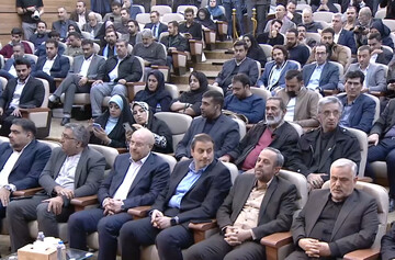 نشست خبری رئیس مجلس شورای اسلامی آغاز شد