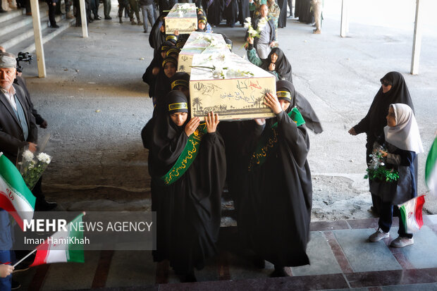 مراسم استقبال از پیکر پنج شهید گمنام در همدان