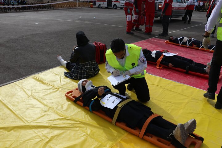 دانش آموزان نقش مهمی در کمک به خانواده هنگام بروز حادثه ایفا میکنند