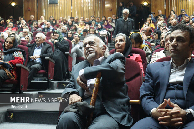 گردهمایی حافظ آموزان و مدرسان مرکز حافظ شناسی