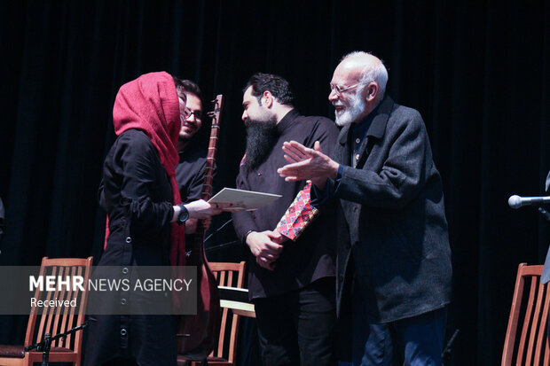 گردهمایی حافظ آموزان و مدرسان مرکز حافظ شناسی