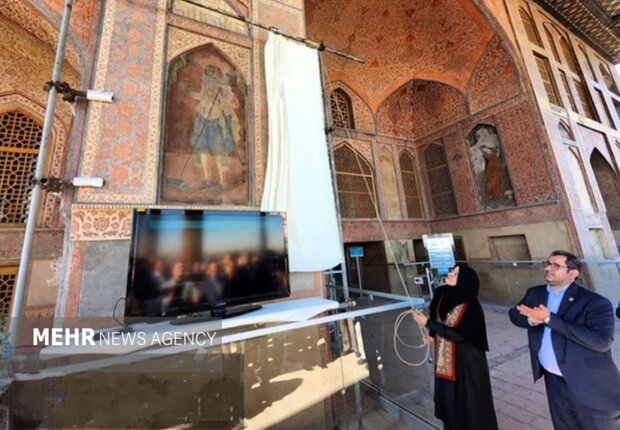 تمثال آنتونی شرلی به کاخ عالیقاپو اصفهان بازگشت