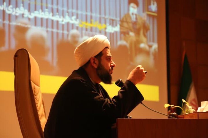 امروز یگانهای تبلیغی و مجاهد ما در میدان میجنگند