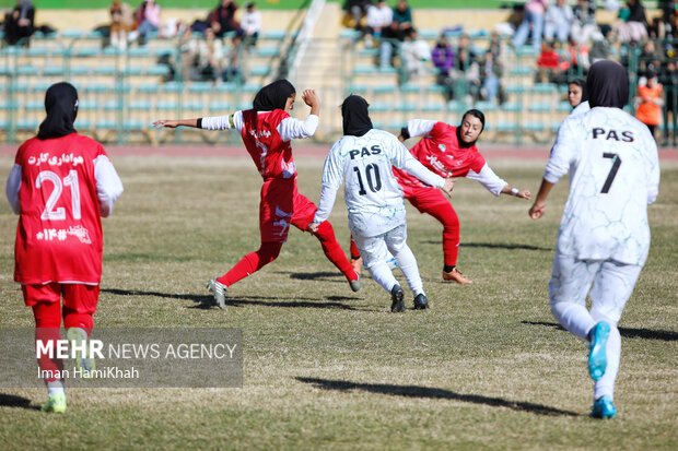 لیگ دسته یک‌ فوتبال بانوان؛ پاس همدان - پرسپولیس