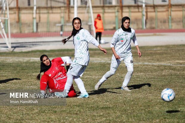 لیگ دسته یک‌ فوتبال بانوان؛ پاس همدان - پرسپولیس