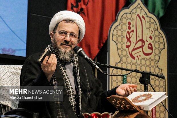 صبر و استقامت از ویژگیهای مهم شهدا است