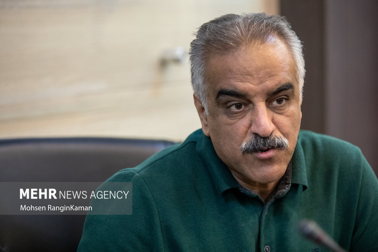 مدیر کارمند به درد تئاتر نمیخورد؛ به جای برگزاری ورکشاپ امکان اجرای عمومی فراهم کنیم