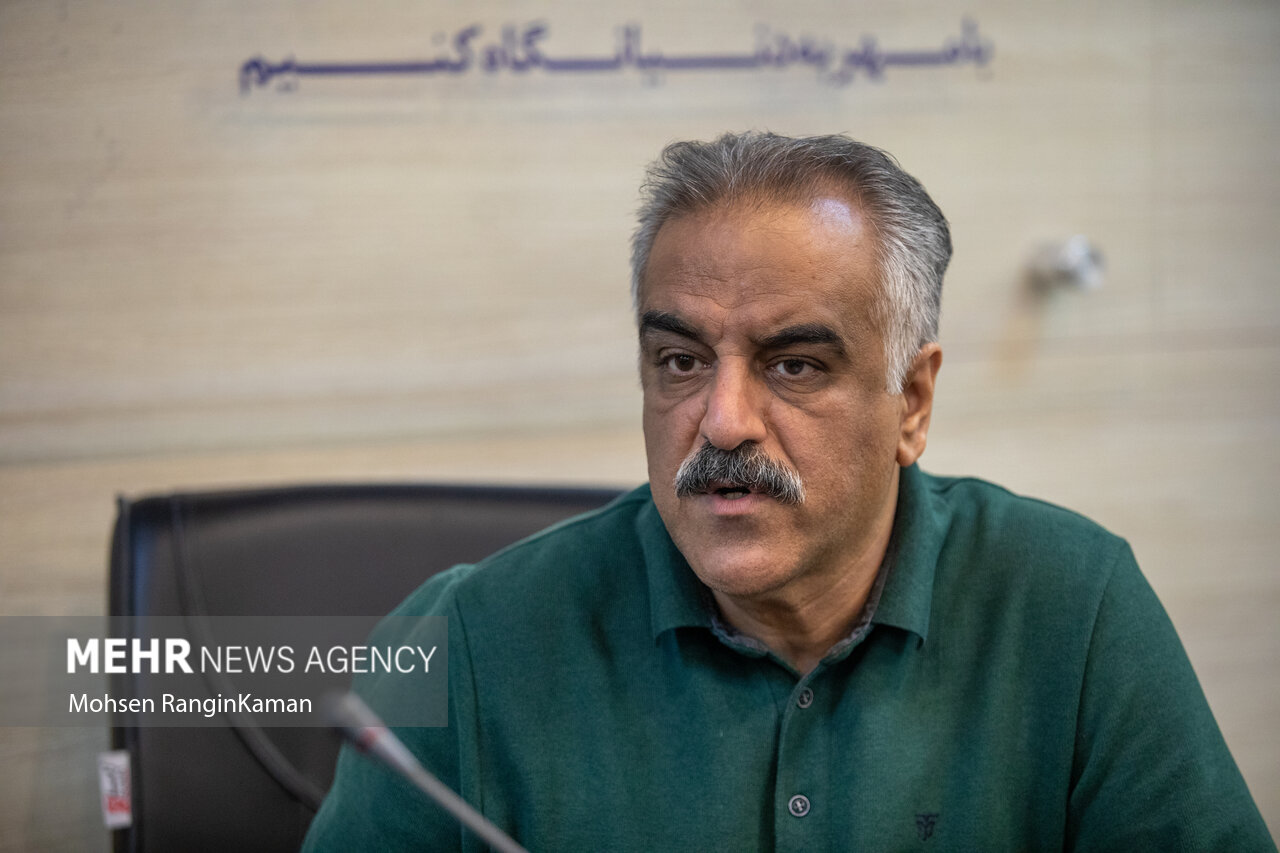 مقایسه تئاتر با ساختمانسازی؛ برخی برای عکسگرفتن به جشنوارهها میآیند!