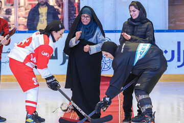 فرهادی زاد: دختران هاکی روی یخ جایگاه ارزشمندی در ورزش بانوان دارند