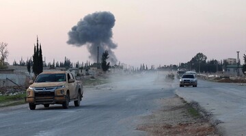 Syrian, Russian warplanes bomb terrorists’ positions in Idlib