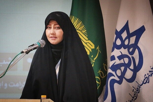 من درخت یا اسبم؟ من پرندهام یا زن؟ من درخت یا اسبم؟ من پرندهام یا زن؟