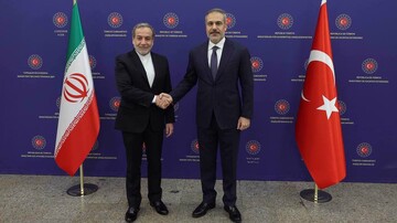 Iran, Turkey FMs discuss Syria, fight against terrorism