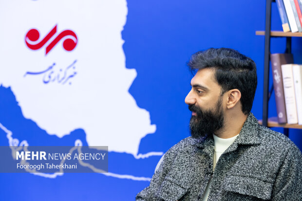 دوراهی اخلاقی مامور پلیس در «تنها کنار هم»؛ نمیخواهم شبیه سعید روستایی فیلم بسازم