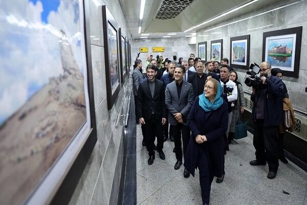 نمایشگاه عکس رومانی در مترو تهران