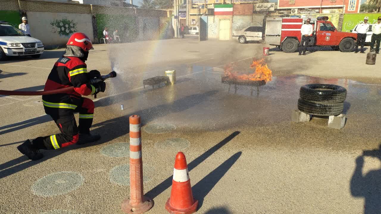 مانور زلزله و ایمنی در مدارس گناوه برگزار شد