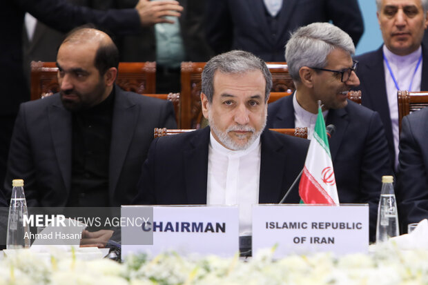 عراقچی:اجلاس اکو فرصتی برای رایزنی در خصوص تحولات منطقهای و جهانی است