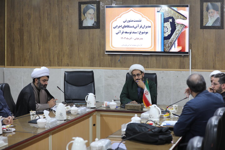 حقانی: باید از ظرفیت گروههای مردمی برای راهاندازی موج قرآنی در جامعه استفاده کنیم