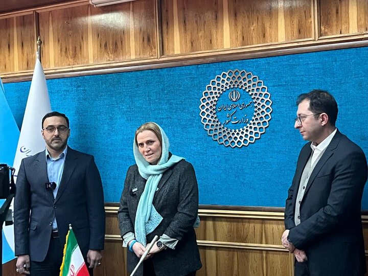 Iran, UNICEF ink cooperation document on refugees challenges