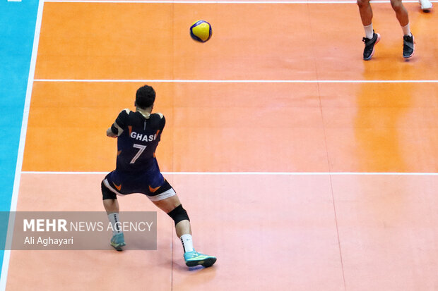 افق قم در لیگ دسته اول والیبال موفق به شکست مس کرمان شد