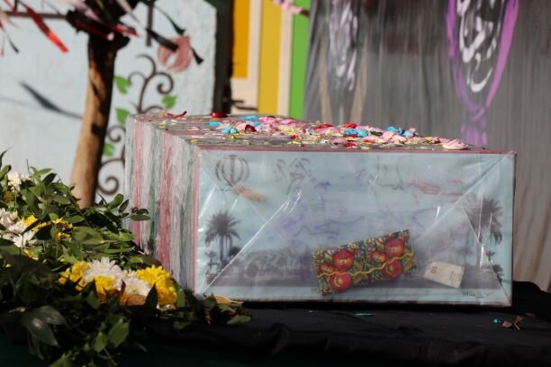 استقبال و بدرقه لالههای فاطمی در مدارس خرمآباد استقبال و بدرقه لالههای فاطمی در مدارس خرمآباد