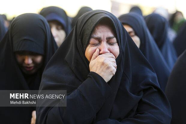 تشییع پیکر مطهر شهدای گمنام دفاع مقدس در قم تشییع پیکر مطهر شهدای گمنام دفاع مقدس در قم