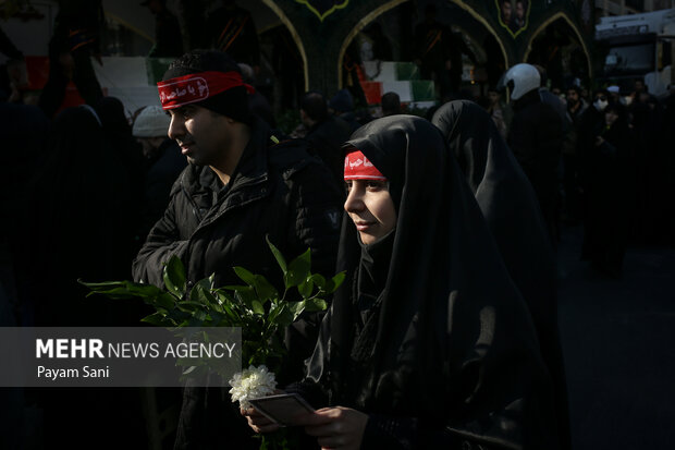 مراسم تشییع پیکر مطهر ۱۰۰ شهید گمنام در تهران