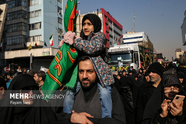 مراسم تشییع پیکر مطهر ۱۰۰ شهید گمنام در تهران