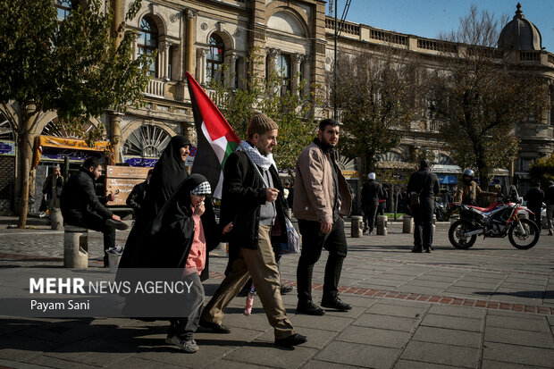 مراسم تشییع پیکر مطهر ۱۰۰ شهید گمنام در تهران