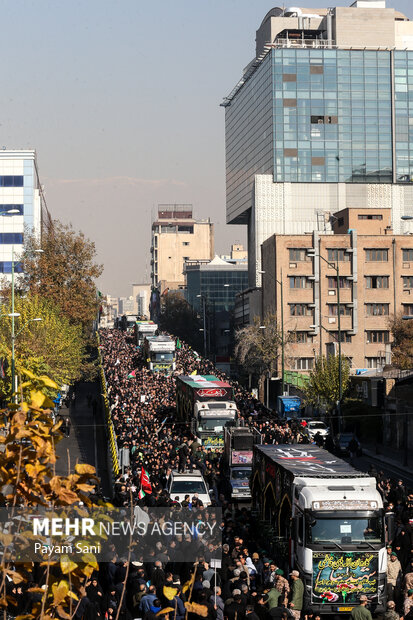 مراسم تشییع پیکر مطهر ۱۰۰ شهید گمنام در تهران