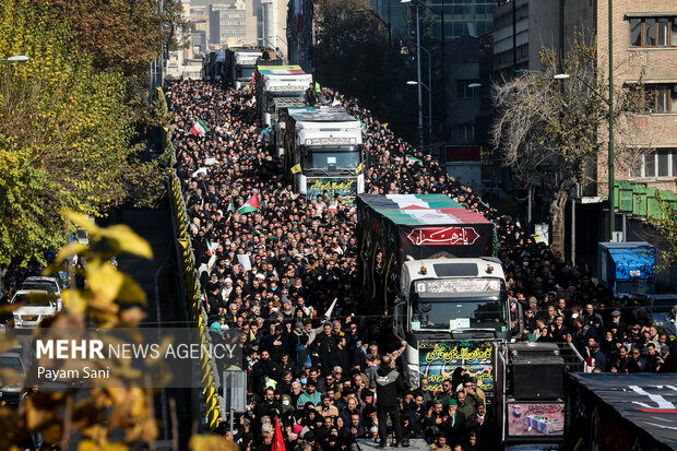 مراسم تشییع پیکر مطهر ۱۰۰ شهید گمنام در تهران