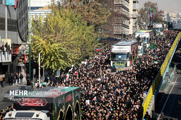 تشییع پیکر مطهر شهدای گمنام دفاع مقدس در تهران