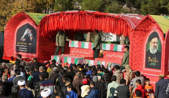 İsfahan'da isimsiz şehitler için veda töreni yapıldı İsfahan'da isimsiz şehitler için veda töreni yapıldı