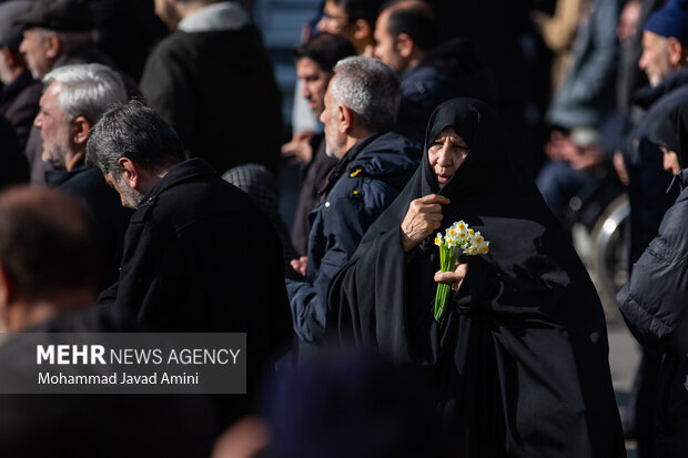 تشییع پیکر مطهر شهدای گمنام دفاع مقدس در قزوین تشییع پیکر مطهر شهدای گمنام دفاع مقدس در قزوین