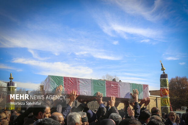 اعلام زمان خاکسپاری سرداران شهید حاجی زاده و باقری در بهشت زهرا (س)
