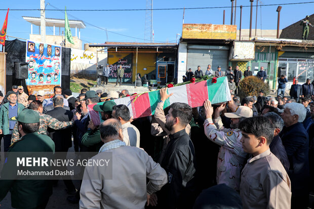 تشییع پیکر مطهر شهید گمنام دفاع مقدس در روستای خلیفه لو