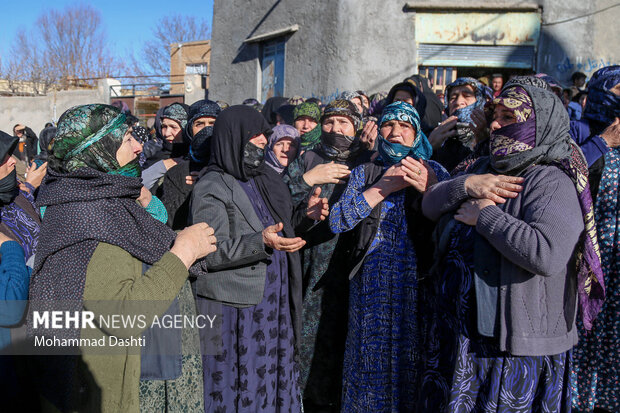 تشییع پیکر مطهر شهید گمنام دفاع مقدس در روستای خلیفه لو