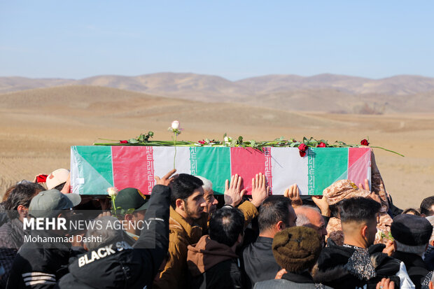 تشییع پیکر مطهر شهید گمنام دفاع مقدس در روستای خلیفه لو