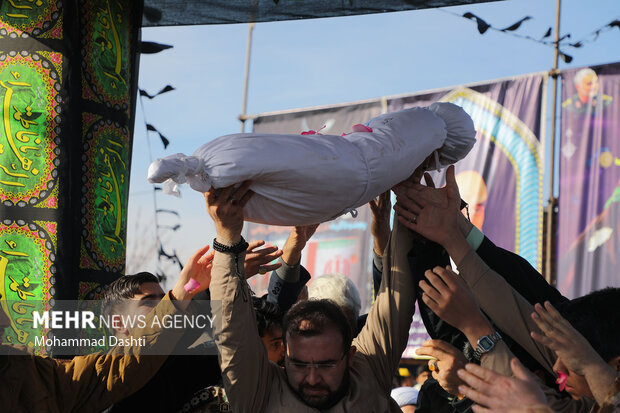 تشییع پیکر مطهر شهید گمنام دفاع مقدس در روستای خلیفه لو