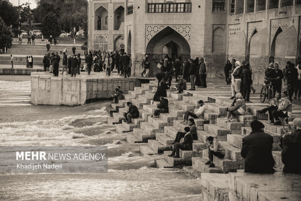 زایندهرودحافظه جمعی اصفهان؛ از بازی کودکان تا آیینهای مذهبی زایندهرودحافظه جمعی اصفهان؛ از بازی کودکان تا آیینهای مذهبی