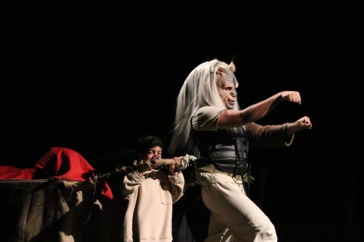 «چند گرگ از عروسی مادرم ماهجان»: جاهطلبی بصری در تئاتری با روایت ناقص