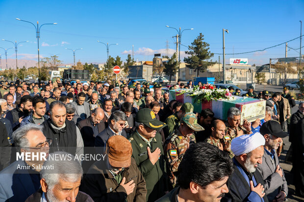 تدفین شهید گمنام دفاع مقدس در سمنان