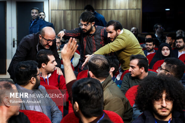 حاشیههای مراسم روز دانشجو؛ از دغدغه رفتن «جان» از بدن تا ناترازی جیب مردم! 3