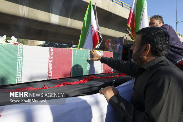 تشییع پیکر شهید گمنام در اداره کل ورزش و جوانان خوزستان