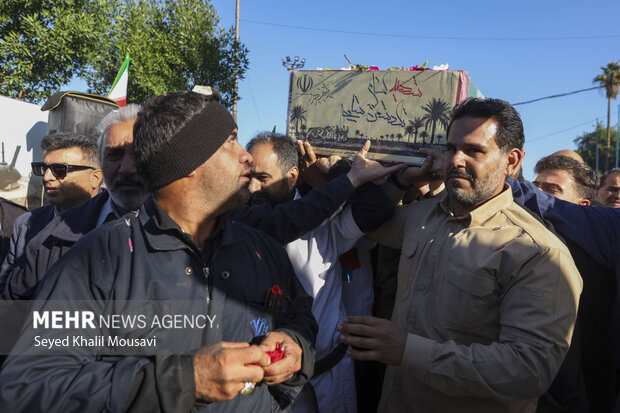 تشییع پیکر شهید گمنام در اداره کل ورزش و جوانان خوزستان