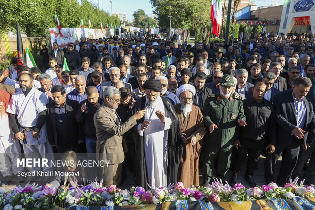 تشییع پیکر شهید گمنام در اداره کل ورزش و جوانان خوزستان