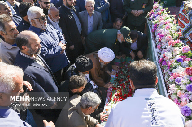 تشییع پیکر شهید گمنام در اداره کل ورزش و جوانان خوزستان