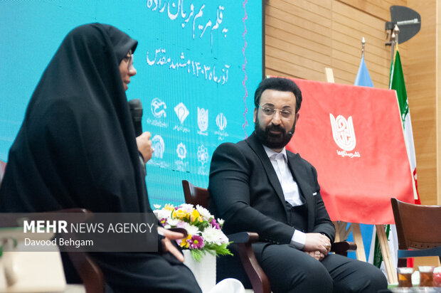 آئین رونمایی از کتاب «سه خواهرون» در مشهد 9