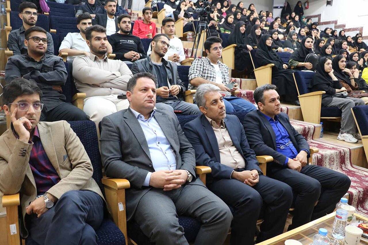 مطالبات دانشجویان باید مسئلهمحور باشد مطالبات دانشجویان باید مسئلهمحور باشد