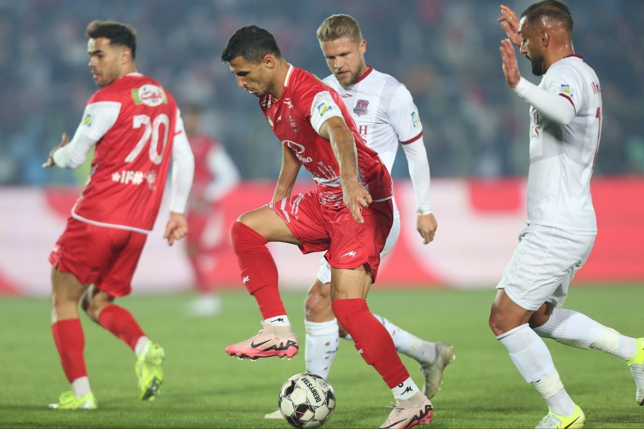 بازی تیم فوتبال پرسپولیس و نساجی